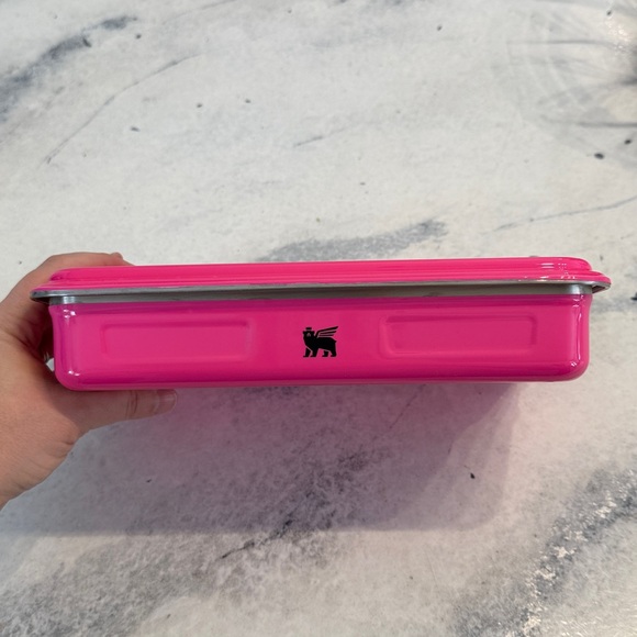Stanley Neon Pink Legendary Useful Box 1.25qt - Picture 4 of 4